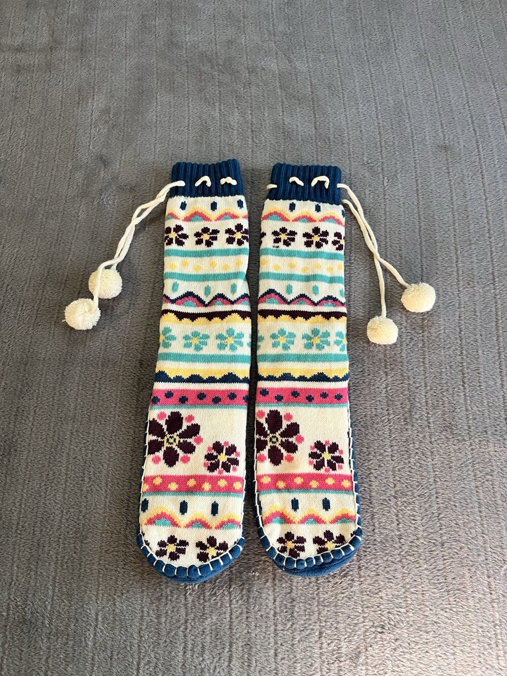 LazyOne Flower Power Mukluk Slipper Socks Size S/M Women’s Girls Winter Cozy